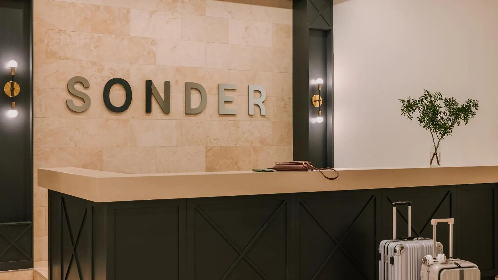 Sonder Le Victoria Aparthotel Montreal