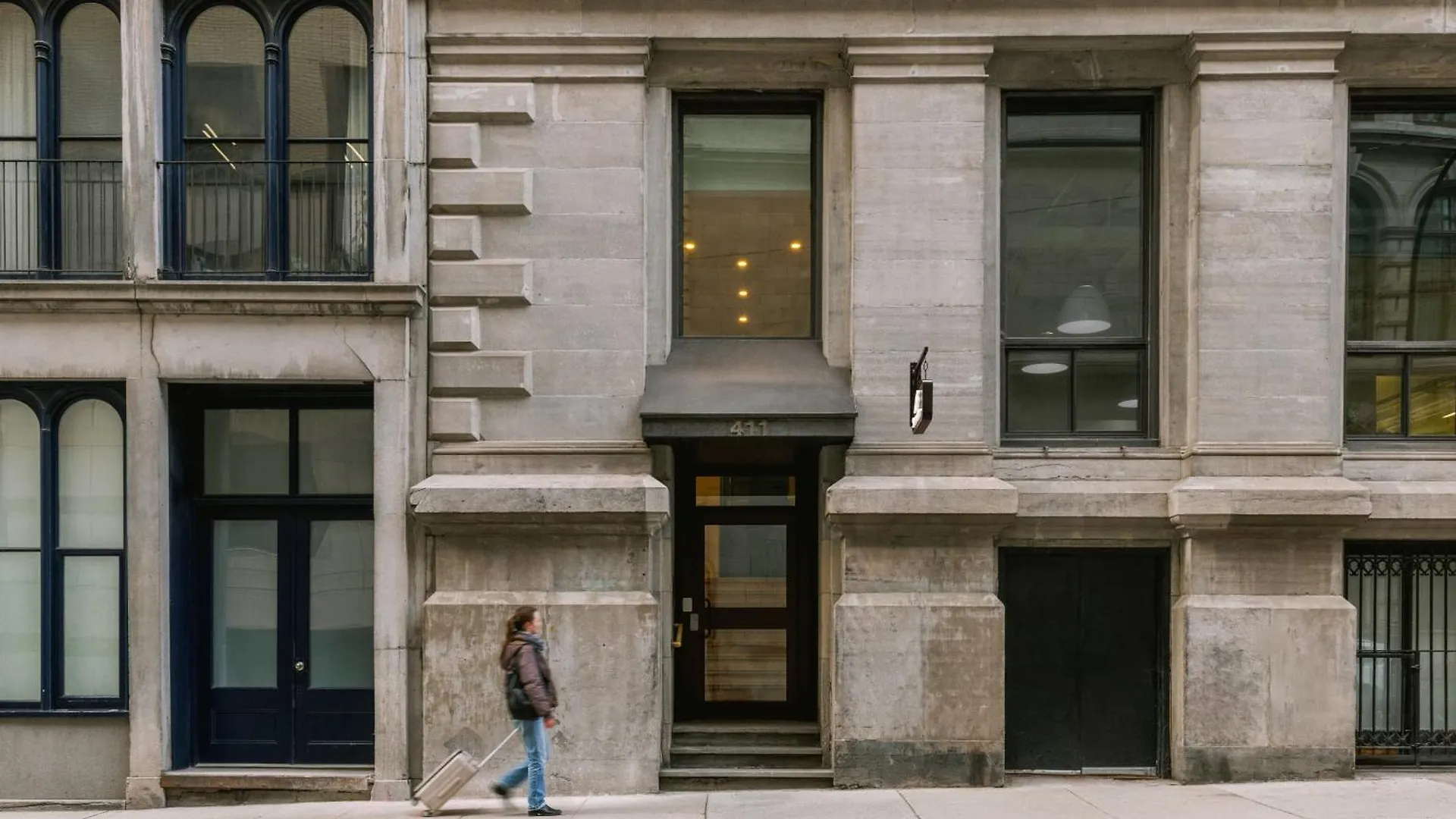 Sonder Le Victoria Aparthotel Montreal 3*,